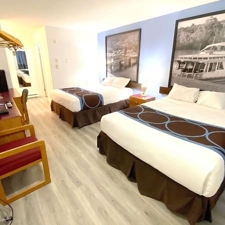 Hotel Super 8 By Wyndham Sicamous Esterno foto