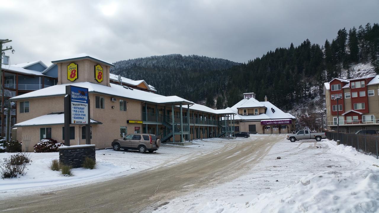 Hotel Super 8 By Wyndham Sicamous Esterno foto