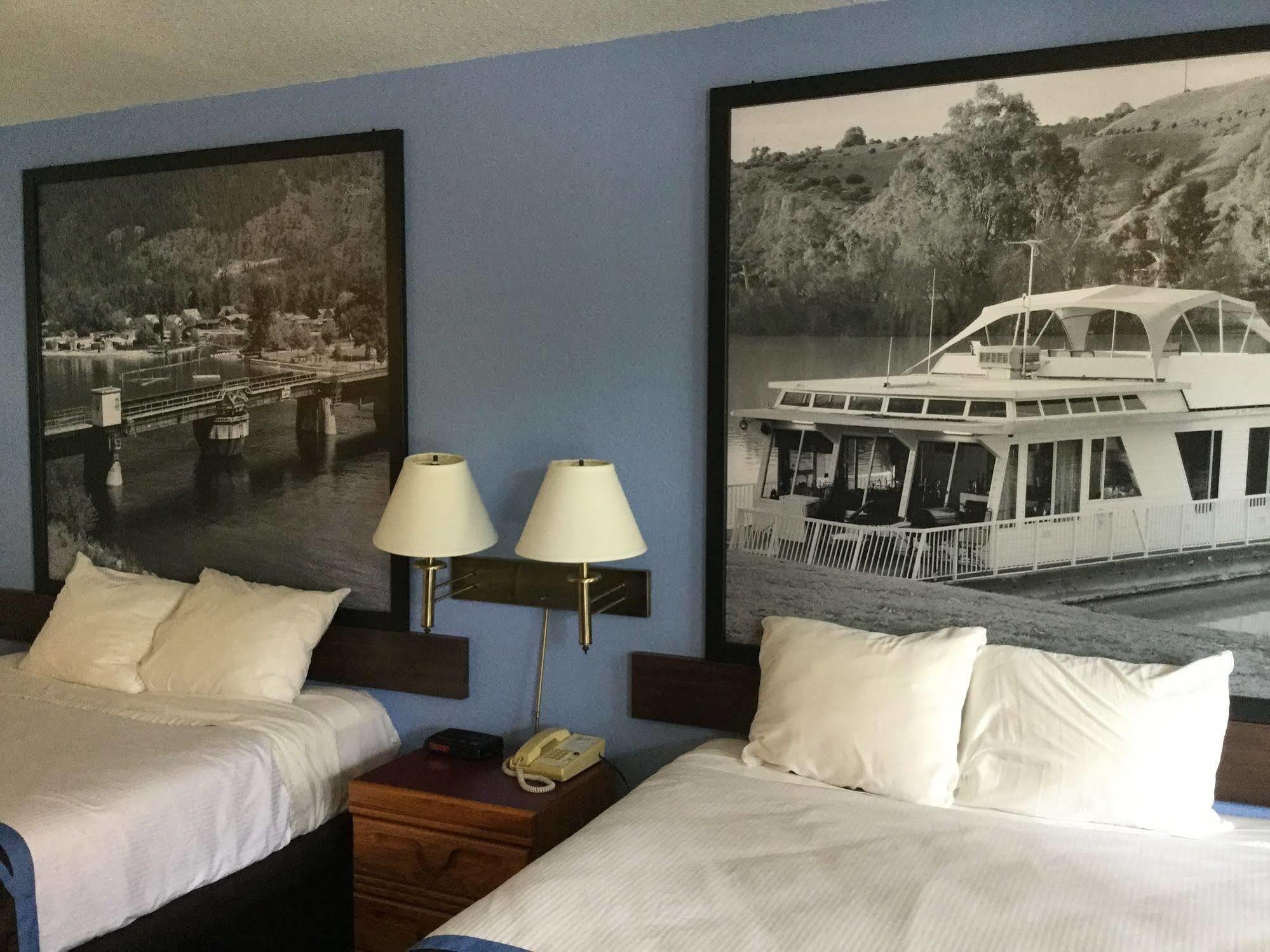 Hotel Super 8 By Wyndham Sicamous Esterno foto