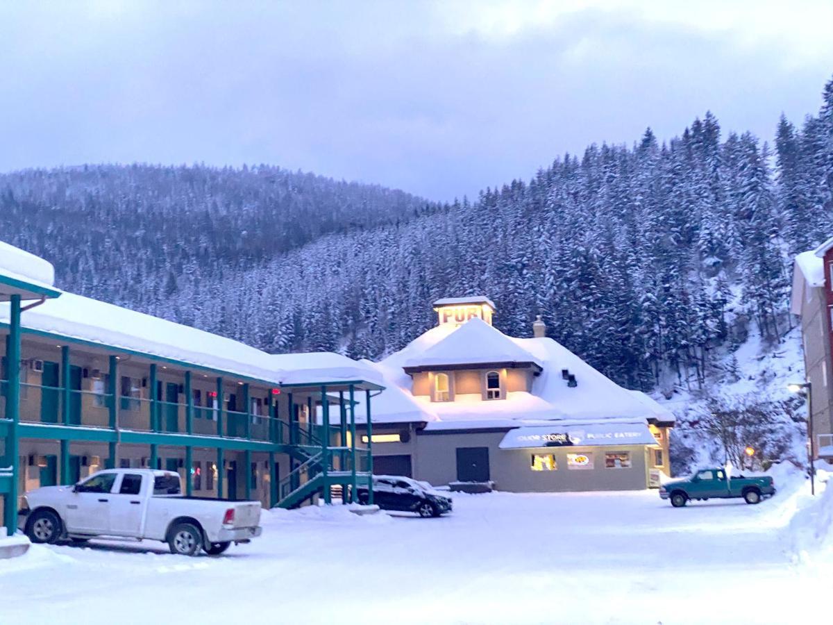 Hotel Super 8 By Wyndham Sicamous Esterno foto